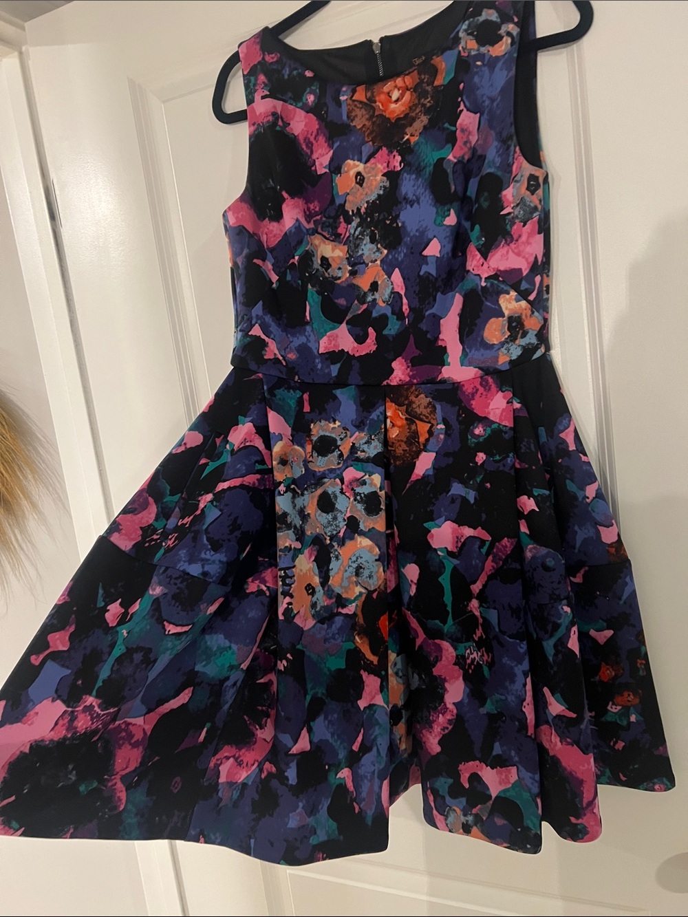 Just...Taylor Sleeveless Floral Fit-and-Flare Dress with pockets - Picture 2 of 6